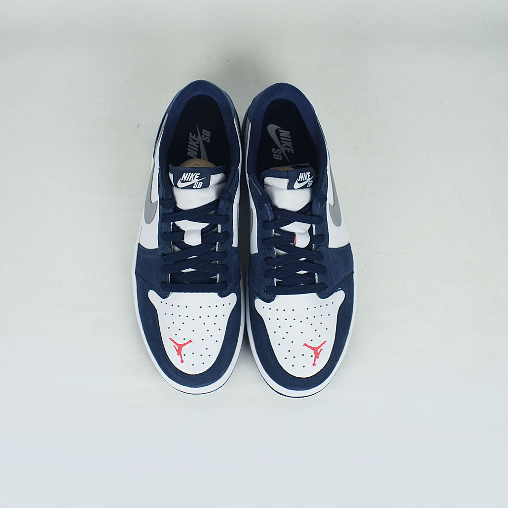 Nike Sb Air Jordan 1 Low Qs Midnight Navy Metallic Silver Lobby Online Skateshop Nike Sb Air Jordan 1 Low Qs Midnight Navy Metallic Silver Lobby Online Skateshop