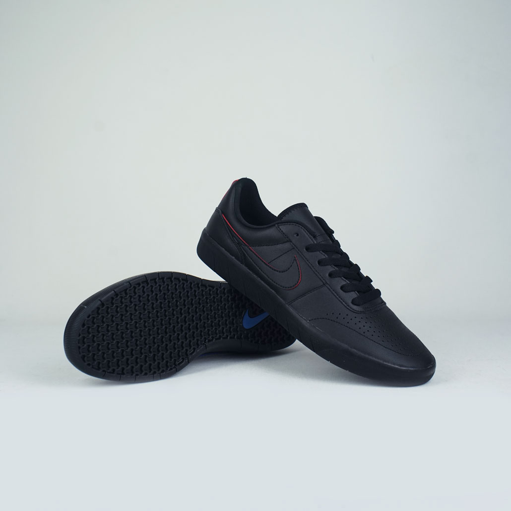 nike sb team classic black