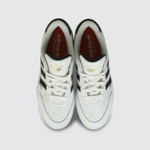 Adidas Tyshawn II FTWWHT/CBLACK/CONAVY Adidas Tyshawn II FTWWHT/CBLACK/CONAVY