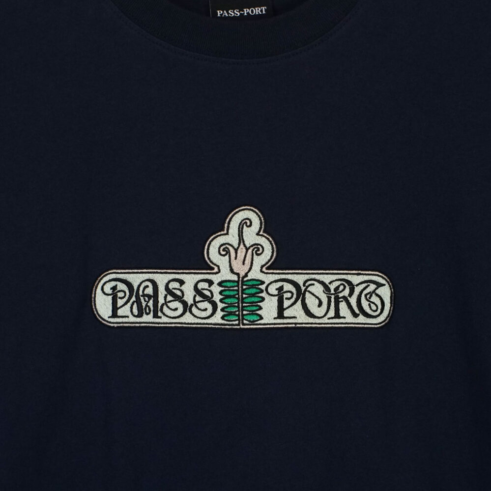 Pass~Port Gardenia T-Shirt Navy Pass~Port Gardenia T-Shirt Navy