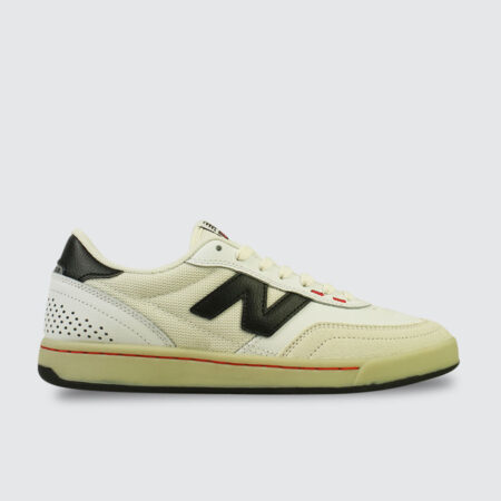 New Balance Numeric 440 V2 White/Black New Balance Numeric 440 V2 White/Black
