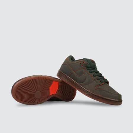 Nike SB Dunk Low Pro ”Krampus” Dk Smoke Grey/Campfire Orange-Black Nike SB Dunk Low Pro ”Krampus” Dk Smoke Grey/Campfire Orange-Black