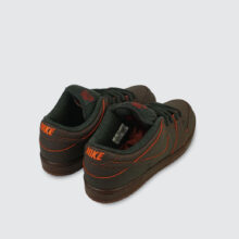 Nike SB Dunk Low Pro ”Krampus” Dk Smoke Grey/Campfire Orange-Black