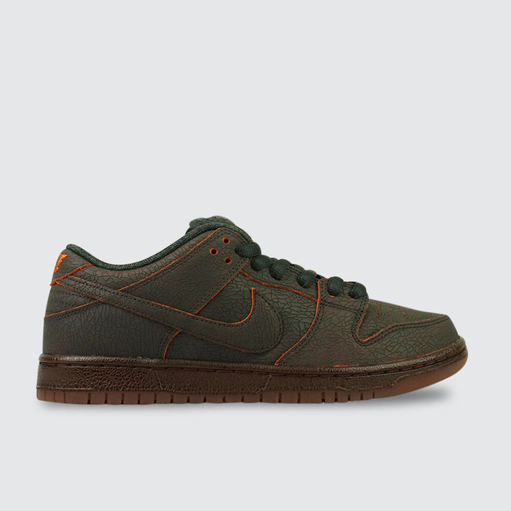 Nike SB Dunk Low Pro ”Krampus” Dk Smoke Grey/Campfire Orange-Black