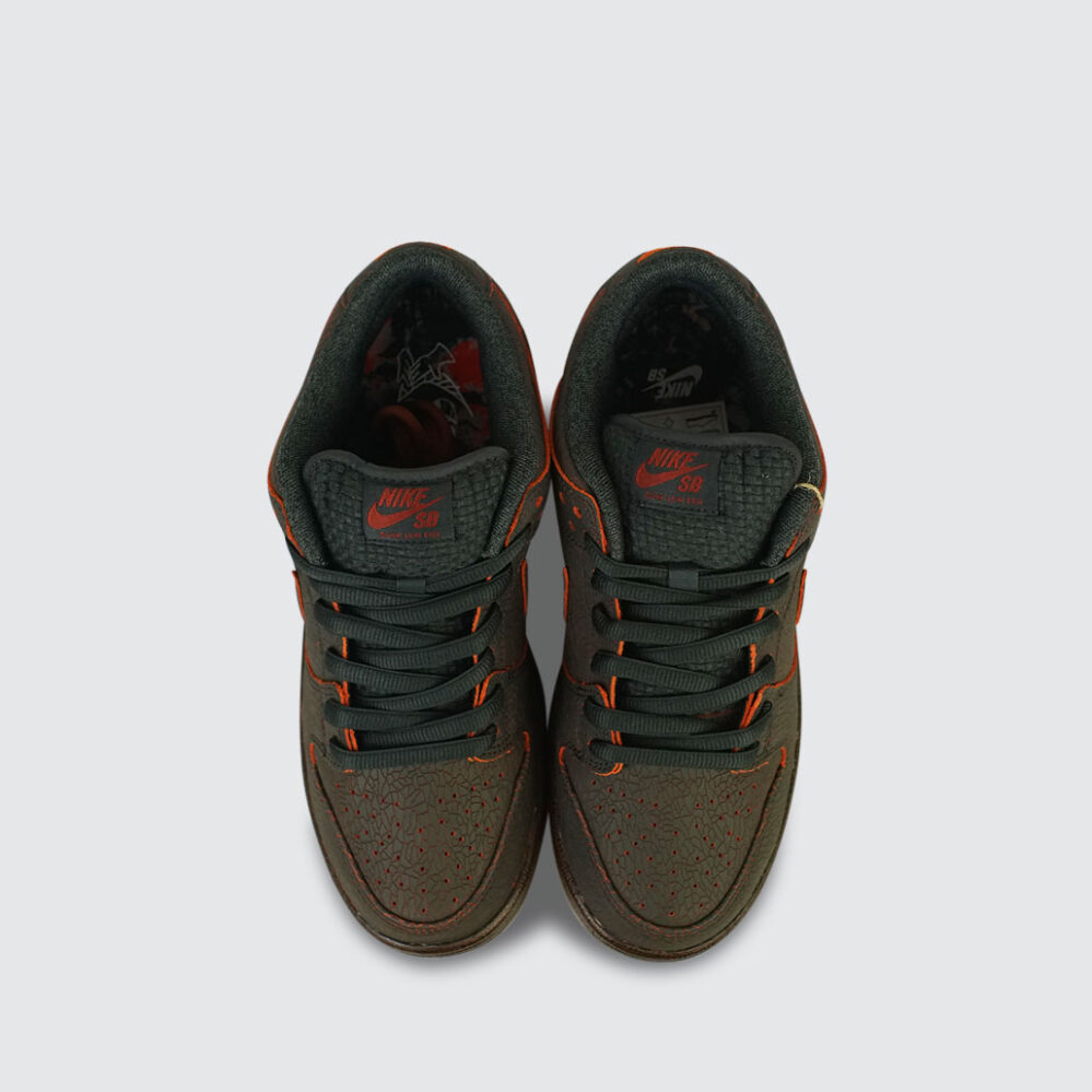 Nike SB Dunk Low Pro ”Krampus” Dk Smoke Grey/Campfire Orange-Black