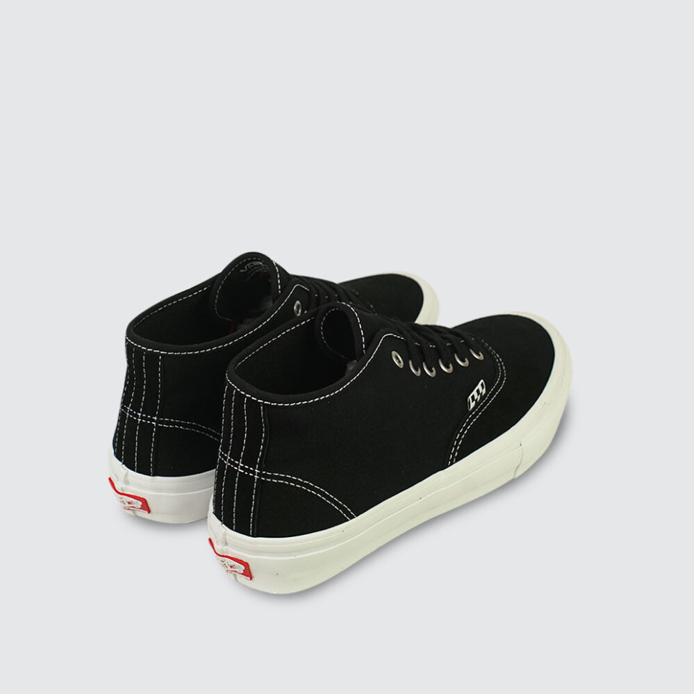 Vans Skate Authentic Mid Black/White Vans Skate Authentic Mid Black/White