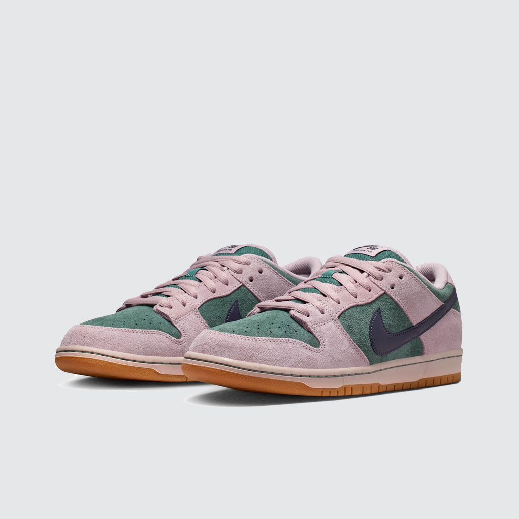Nike SB Dunk Low Pro Mineral Slate/Dark Raisin Ardoise Mineral/Raisin Fonce Nike SB Dunk Low Pro Mineral Slate/Dark Raisin Ardoise Mineral/Raisin Fonce