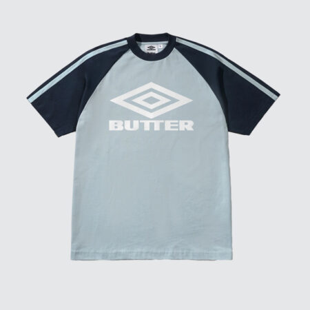 Butter Goods x Umbro Diamond Logo Raglan T-Shirt Slate/Navy Butter Goods x Umbro Diamond Logo Raglan T-Shirt Slate/Navy